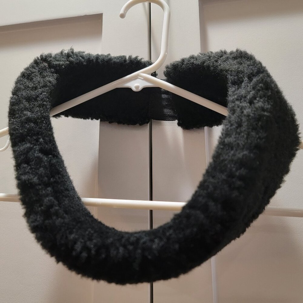 Black Sheepskin Headband Reversible 100% Shearling Winter Hat Women Size OS